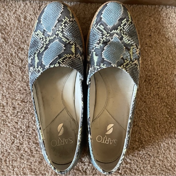 Snake print blue mint shimmer slip on platform sneaker - Picture 5 of 8